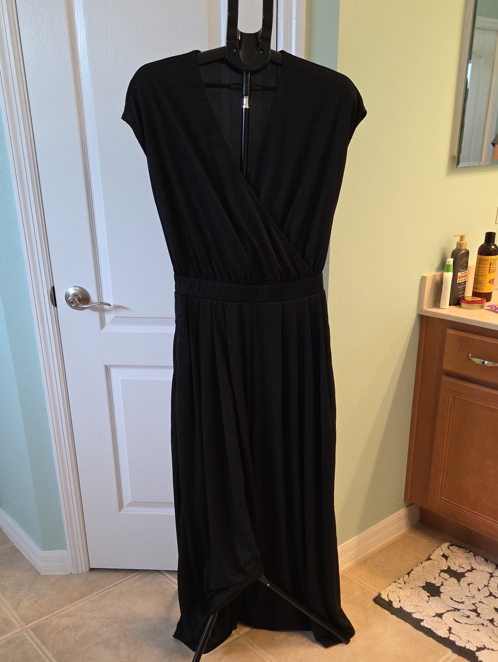 HALARA Black Cap-Sleeve Surplice Waist-Defined Jumpsuit